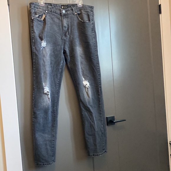 Pants - Picture 2 of 3